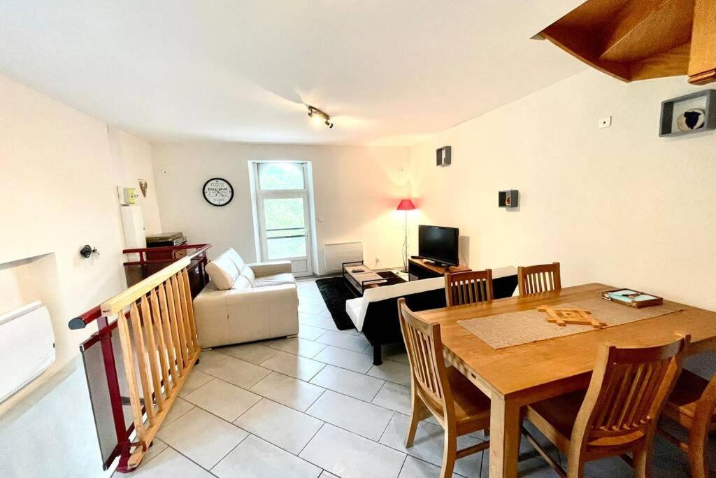 SOBNB-FILLINGES- Appartement dans maison début vallée verte Esterno foto